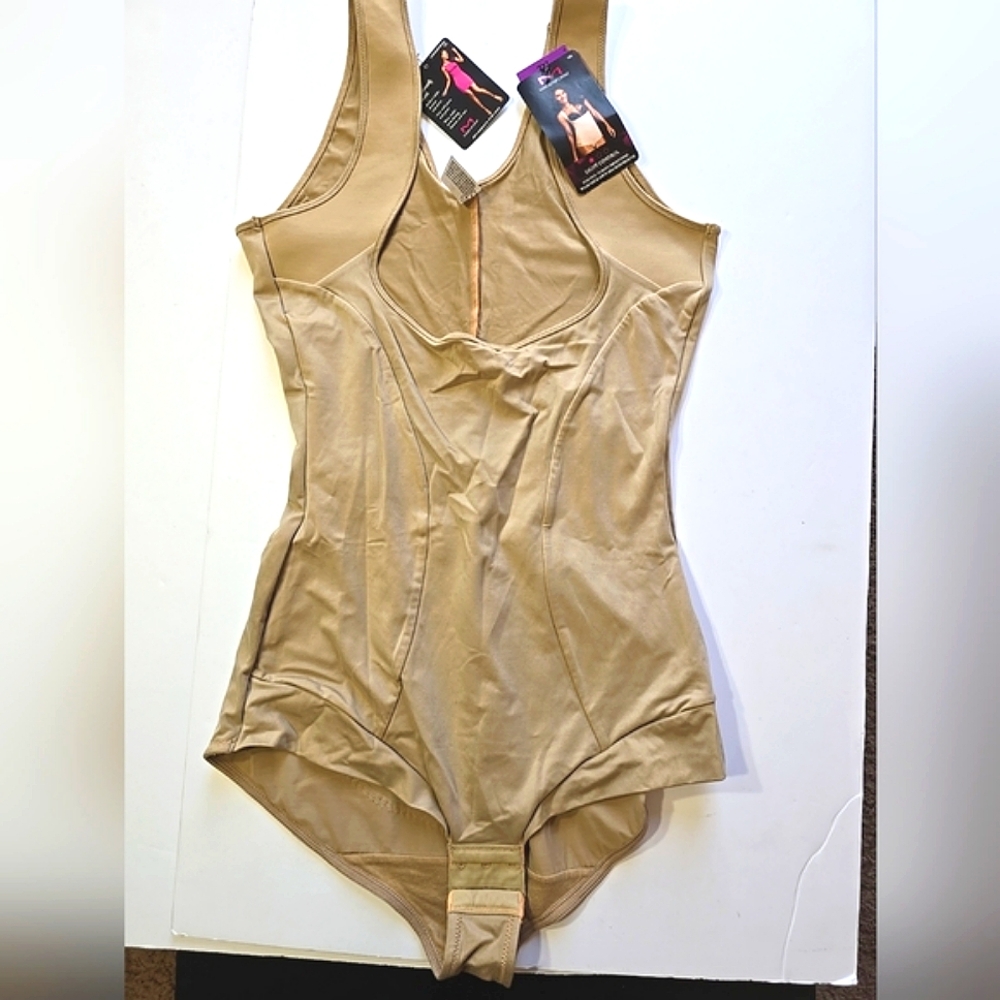 NWT Maidenform Tummy Smoothing Body Shaper 2XL